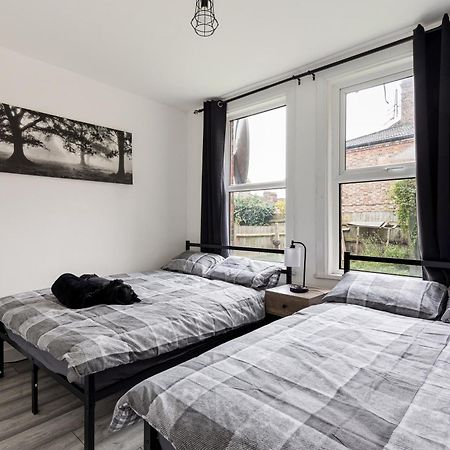 Beautifully Modern 2-Bed Apartment W/Garden Londres Exterior foto