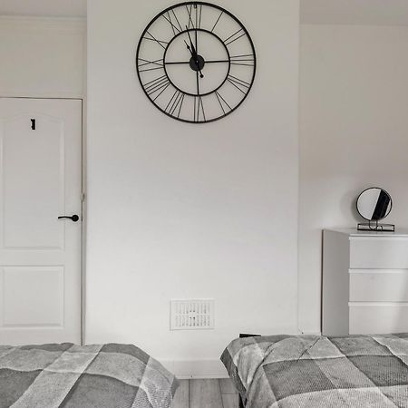 Beautifully Modern 2-Bed Apartment W/Garden Londres Exterior foto