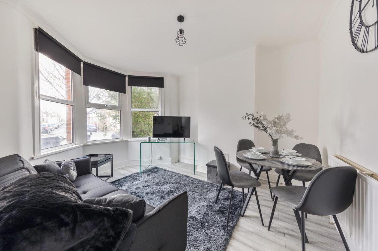 Beautifully Modern 2-Bed Apartment W/Garden Londres Exterior foto