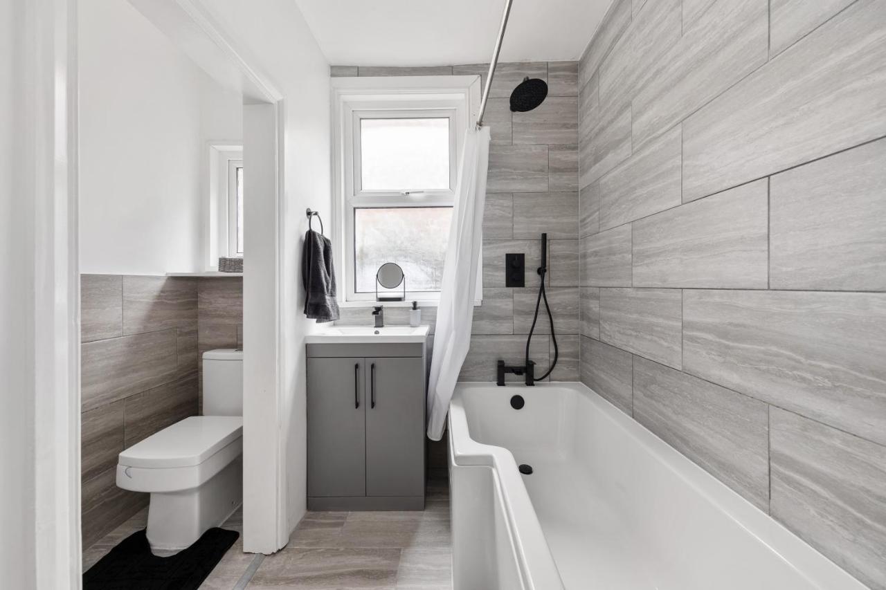 Beautifully Modern 2-Bed Apartment W/Garden Londres Exterior foto