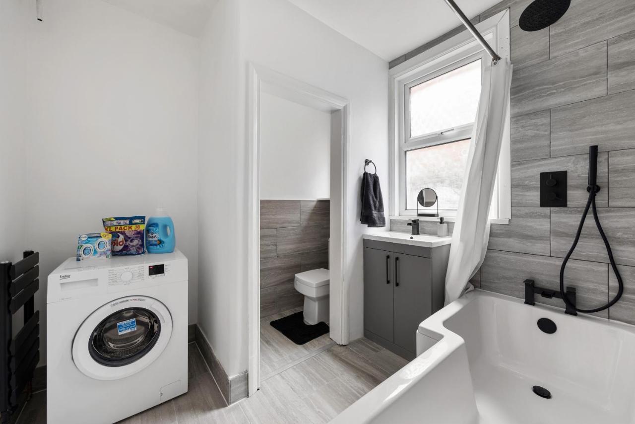 Beautifully Modern 2-Bed Apartment W/Garden Londres Exterior foto