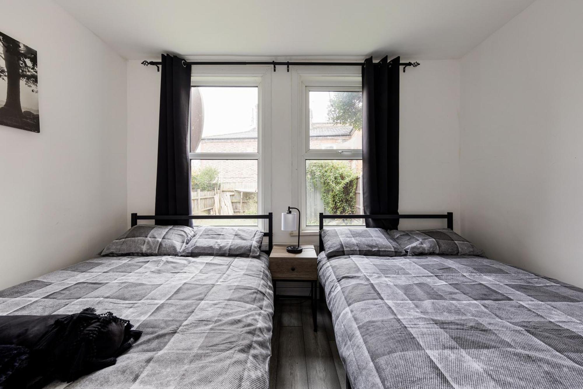 Beautifully Modern 2-Bed Apartment W/Garden Londres Exterior foto